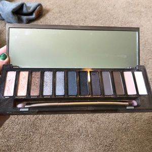 Smokey Naked eyeshadow pallet